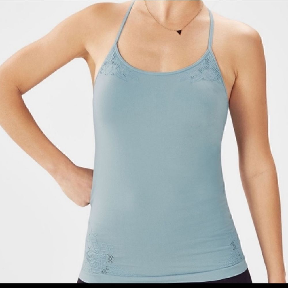 NWT FABLETICS CHELSEA SEAMLESS TANK W/ REMOVABLE LIGHT SUPPORT CUPS SZ.S